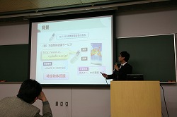 �{������