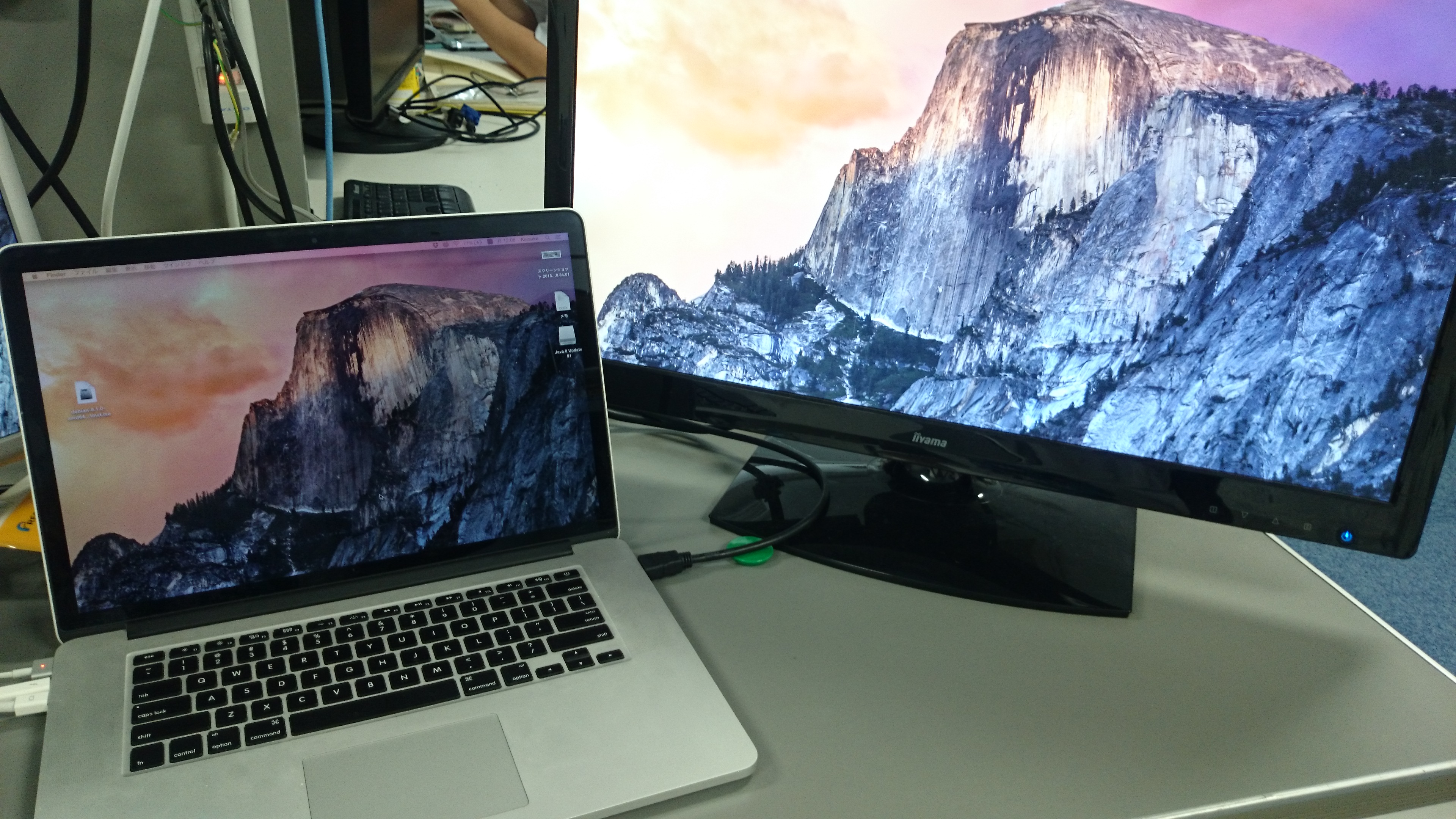 �f���A�����j�^